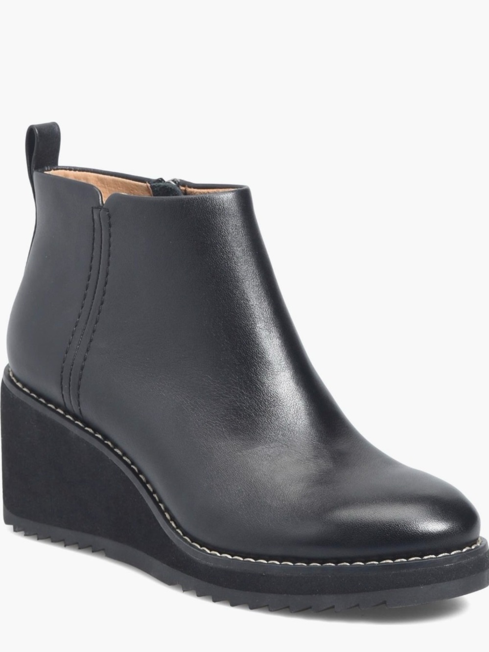 Söfft Black Leather Ankle Bootie